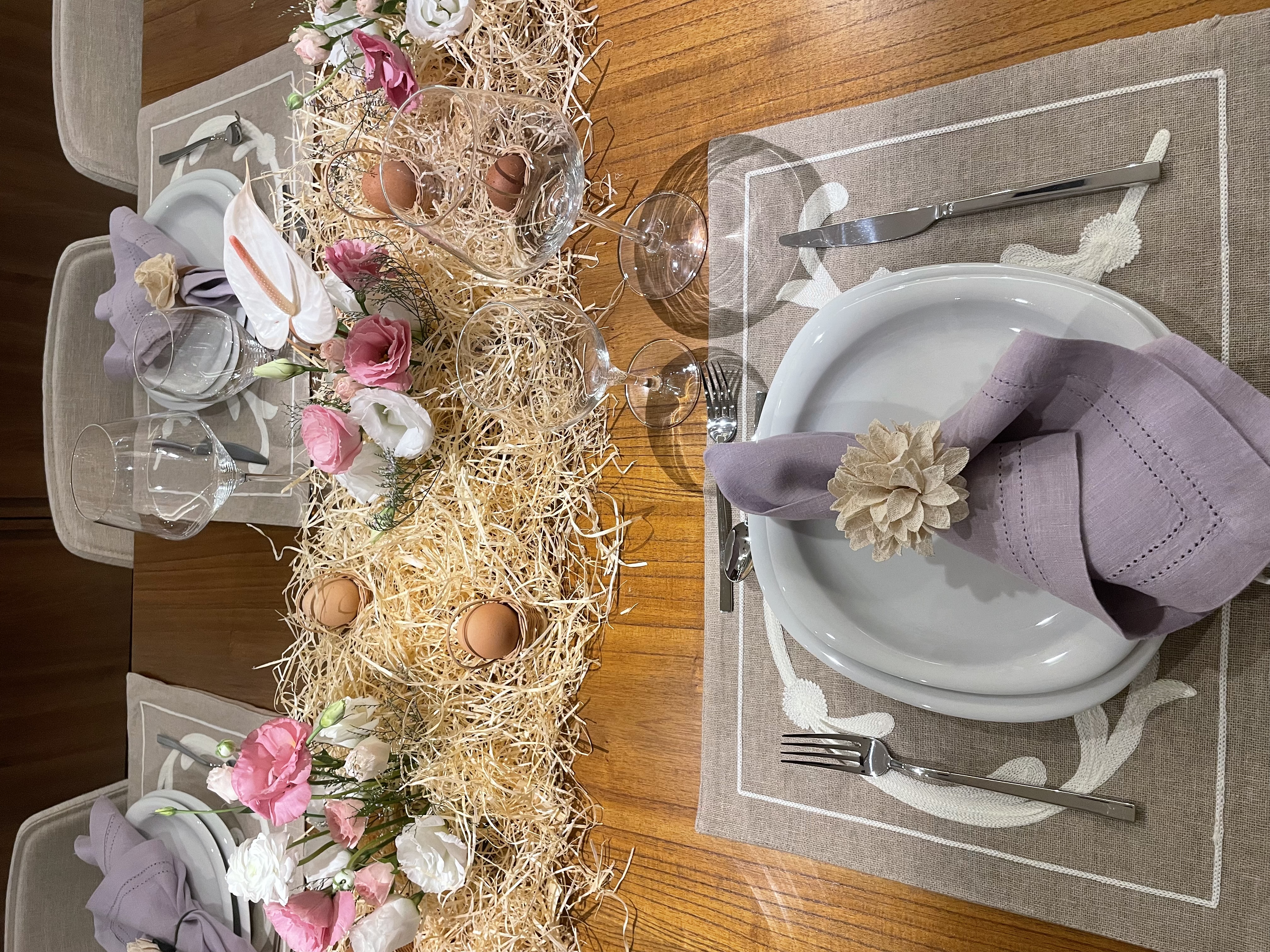 Seasonal table design overhead